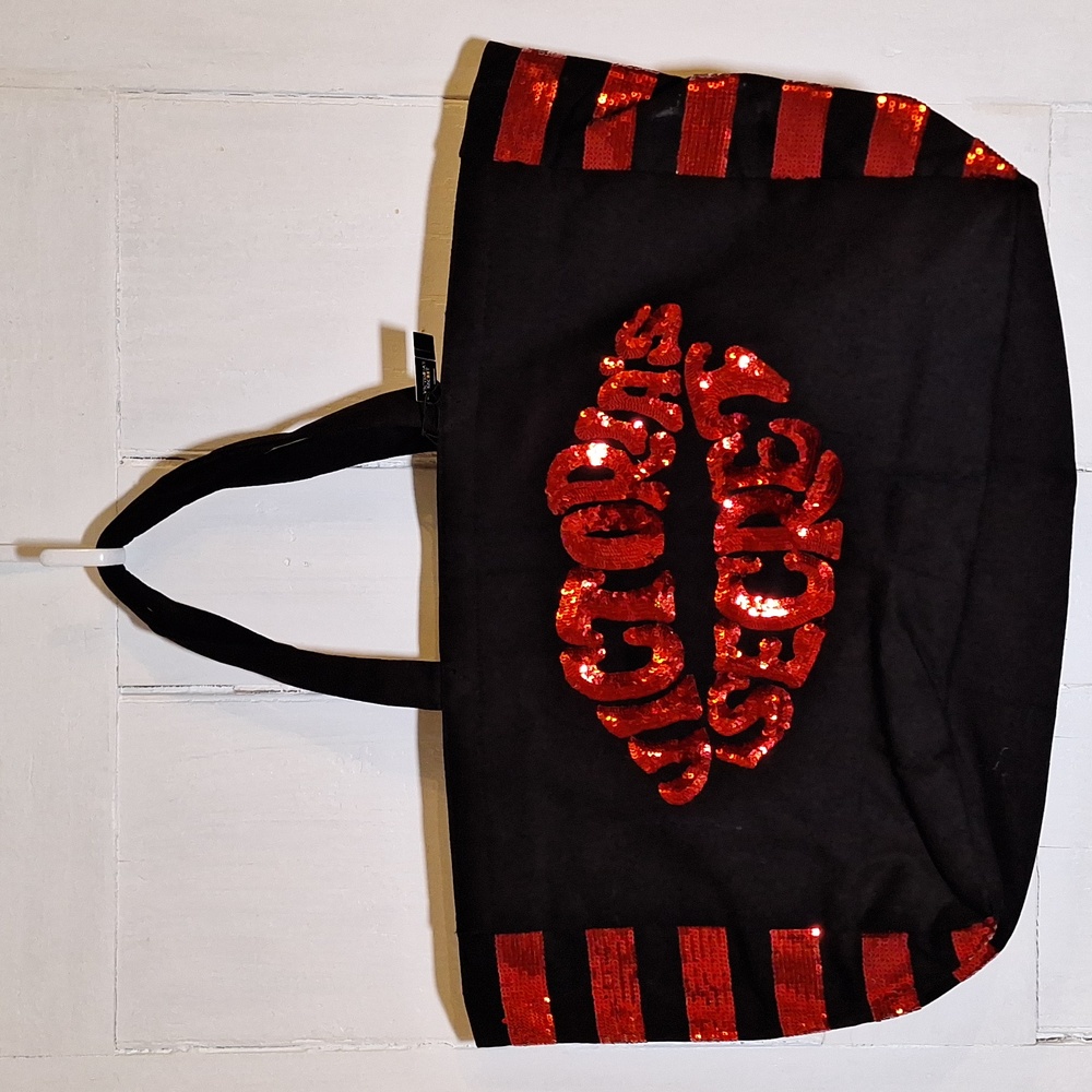 NWT Victoria's Secret sequin kiss weekender bag